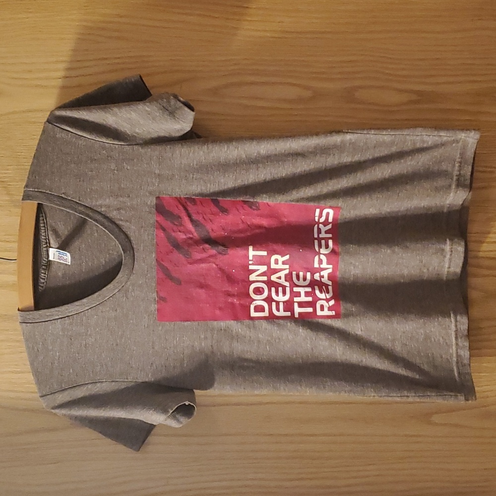 Mass Effect Custom Women's Tee; L. "Don't Fear The Reapers" Grey & Red